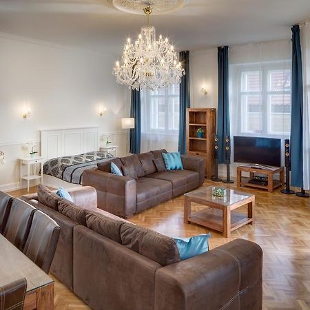 Smetanovo Nabrezi - Riverview Old Town Apartment براغ المظهر الخارجي الصورة