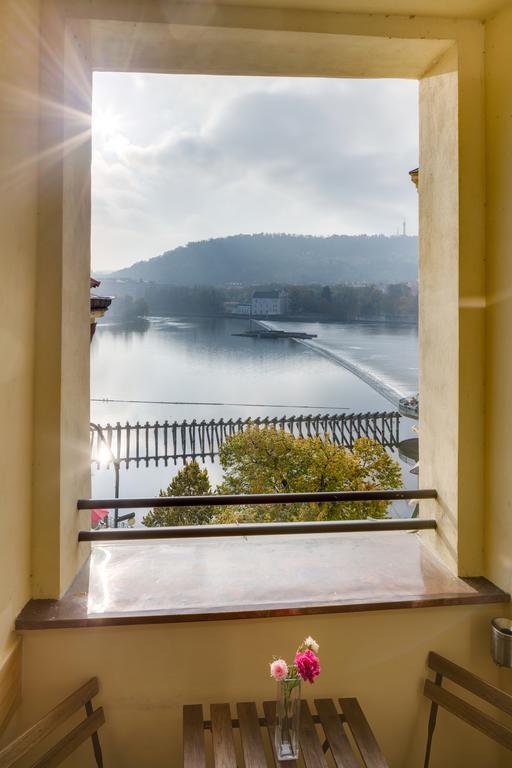 Smetanovo Nabrezi - Riverview Old Town Apartment براغ المظهر الخارجي الصورة