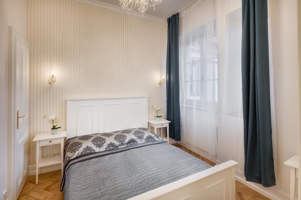 Smetanovo Nabrezi - Riverview Old Town Apartment براغ المظهر الخارجي الصورة